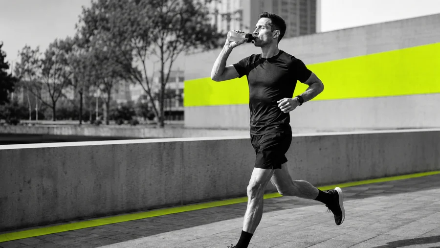 Learn how gut training for runners works, how many carbs you need per hour and how to practise race-day fuelling without stomach problems.